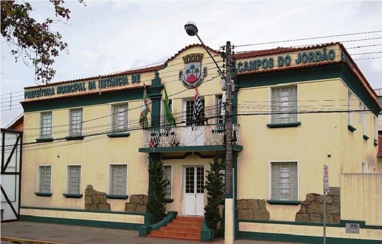 Fachada da Prefeitura Municipal da Estância de Campos do Jordão