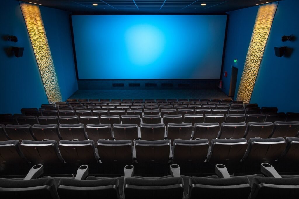 Poltronas de uma sala de cinema