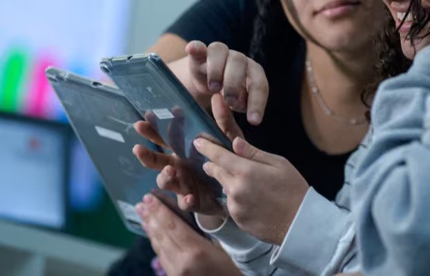 Tablets entregues a escolas estaduais de São Paulo